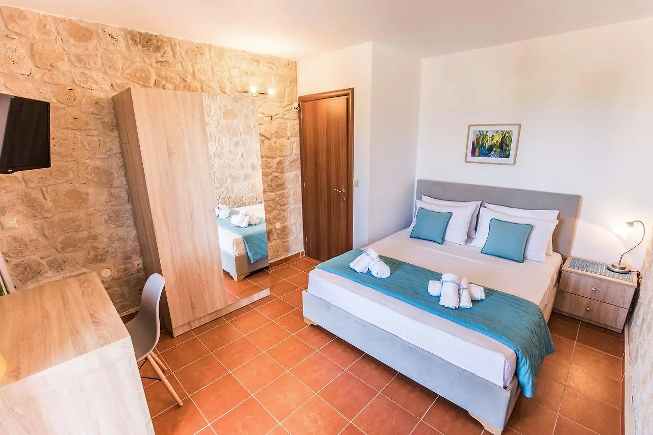 Villa Nature Kryopigi Grekland